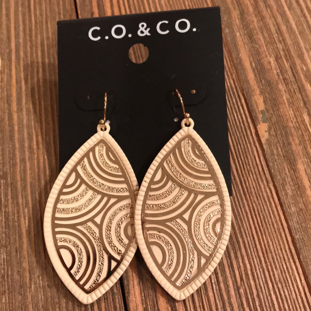 Gold and beige earrings